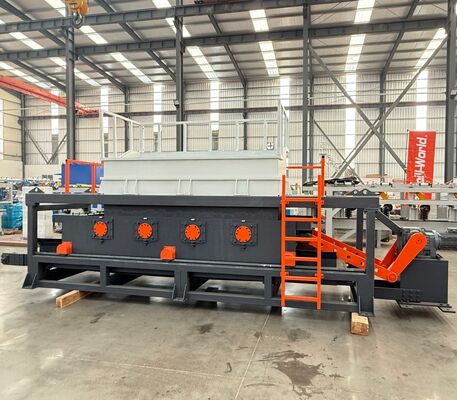 Electric Motor Wood Shaving Machine with Protective Covers and 200 to 4000kg/hour Capacity for Industrial Use