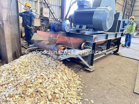 高出力 大容量 木材の種類を扱う ディスクチップラー 木材粉砕機 枝分割機