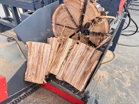 50トンの水力推力モバイル 600mm ログ直径分割のための完全自動火柴処理機